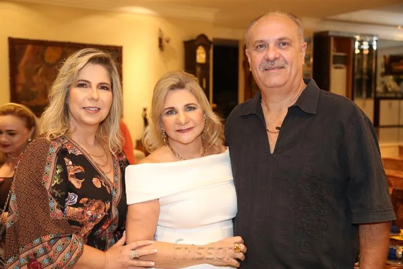 Rosângela Souza com Sandra e Mauricio Hartmann