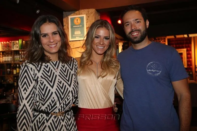 Deborah Bandeira, Bruna Waleska e Arthur Viana