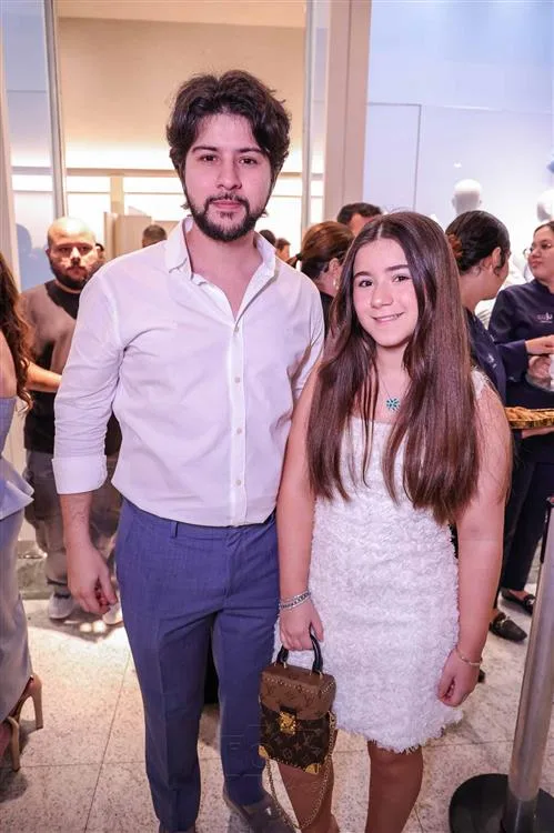 Abidias e Giovanna Aguiar