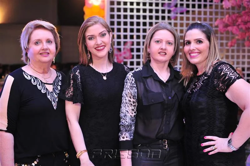 Abigail, Isabela, Renata e Karla Gomes de Matos