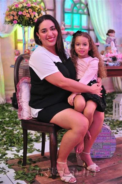 Gabriela e Maria Paula Soares Lima