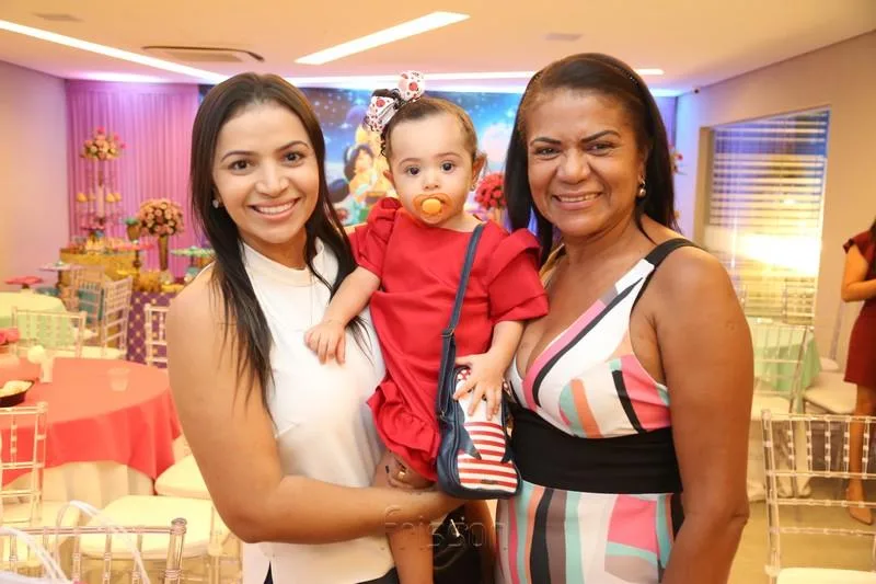 Amanda, Letícia e Meire Couto
