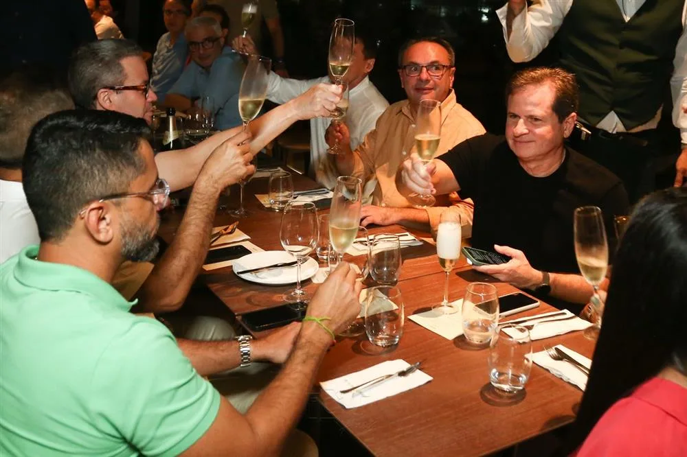 Brinde Confraria Selo Amis & Vins