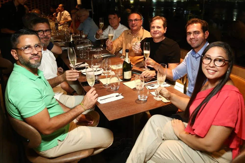 Brinde Confraria Selo Amis & Vins