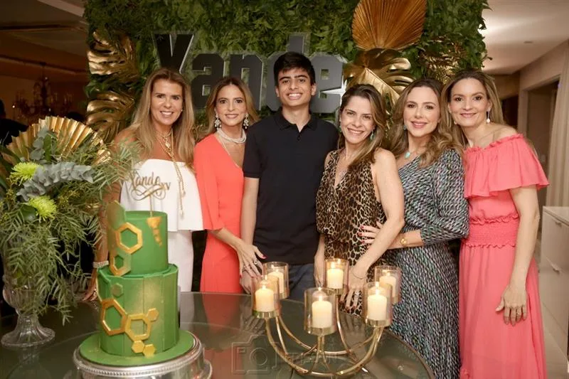 Alexandra Pinto, Michelle, Alexandre Aragão, Carla Nogueira, Suyane Dias Branco e Carol Aragão