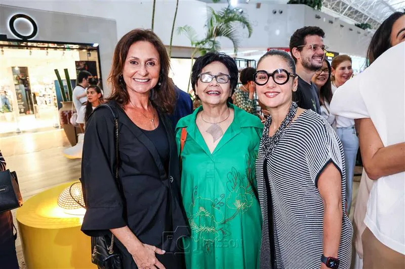 Ana Cristina Mendes, Dodora Guimarães e Manoela Bacelar