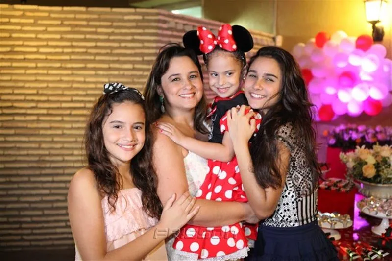 Beatriz, Luciana Assis, Giovanna Lage e Júlia Assis