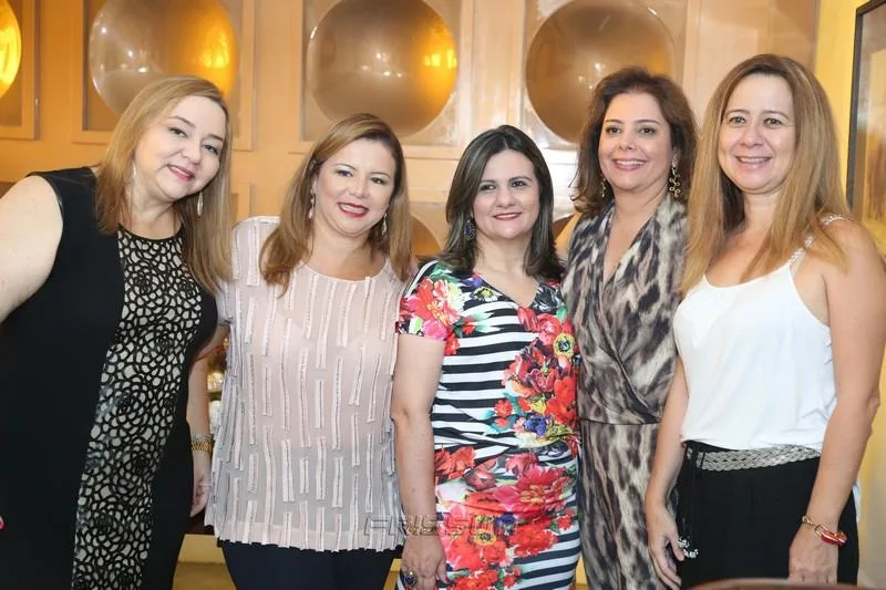 Sandra e Cláudia Fujita, Nájla Corrêa, Cláudia Gradvol e Silvana Fujita