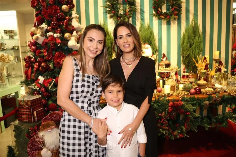 Adriana, Marilia e Constantino Queiroz