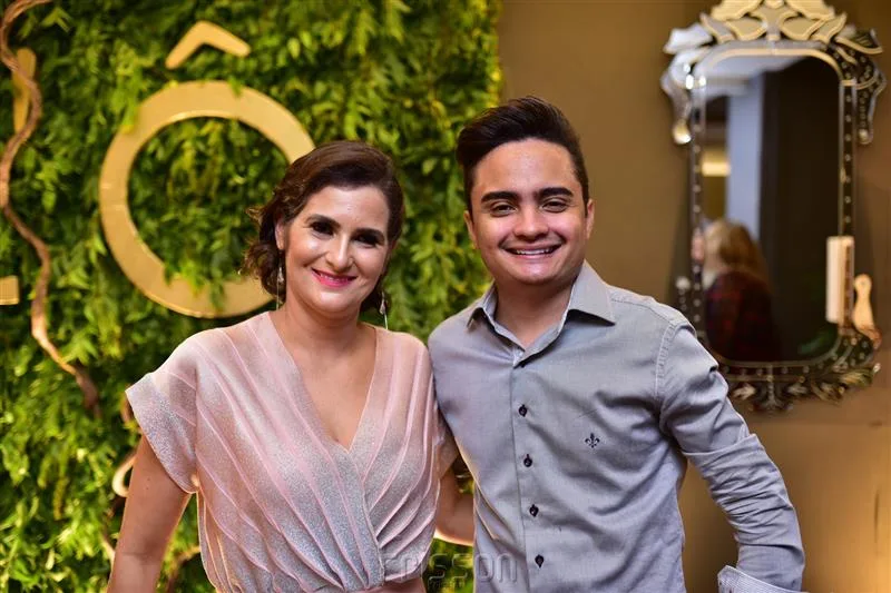 Cecília Seligmann e Felipe Araújo