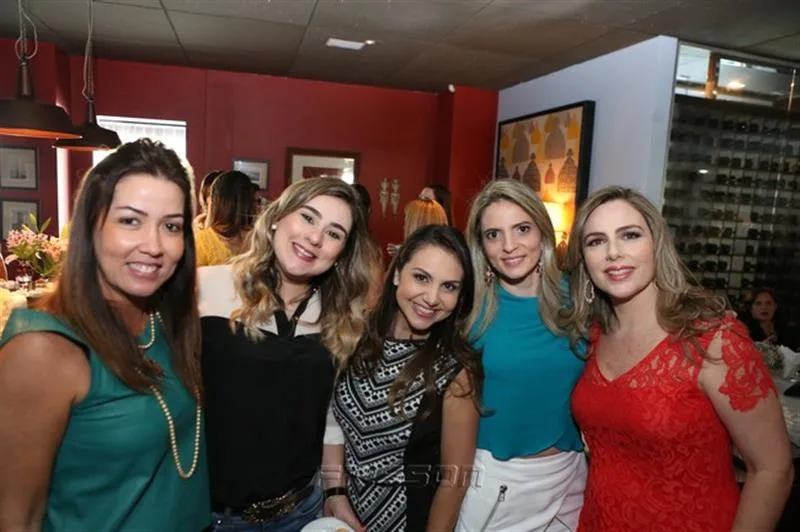 Ana Vládia Barreira, Lia Pinheiro, Adriana Queiroz, Michelle Aragão e Suyane Dias Branco
