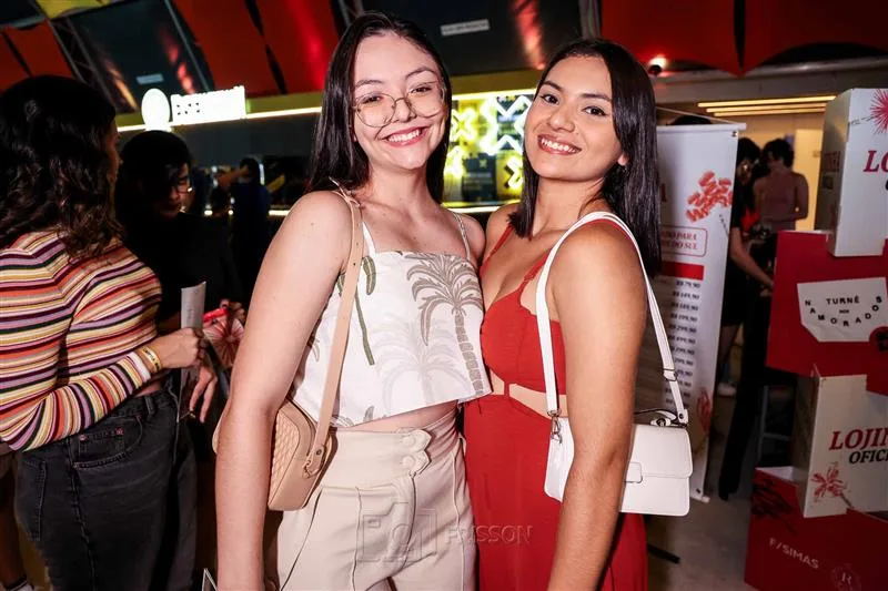 Caroline Salles e Samila Carneiro