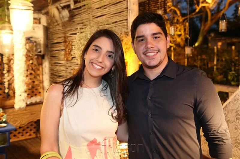 Alyssa Alencar e Claudio Holanda