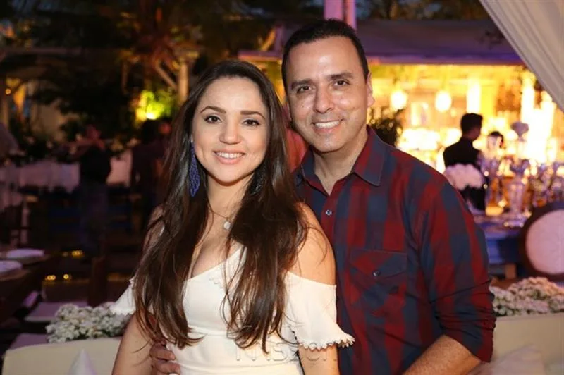 Bia Vitoriano e Wagner Ramos
