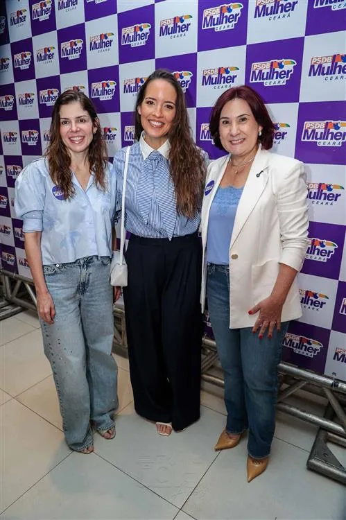 Carol, Gisele Bezerra e Emilia Pessoa