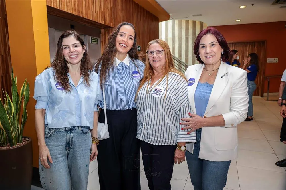 Carol, Gisele Bezerra, Cleubia Cordeiro e Emilia Pessoa