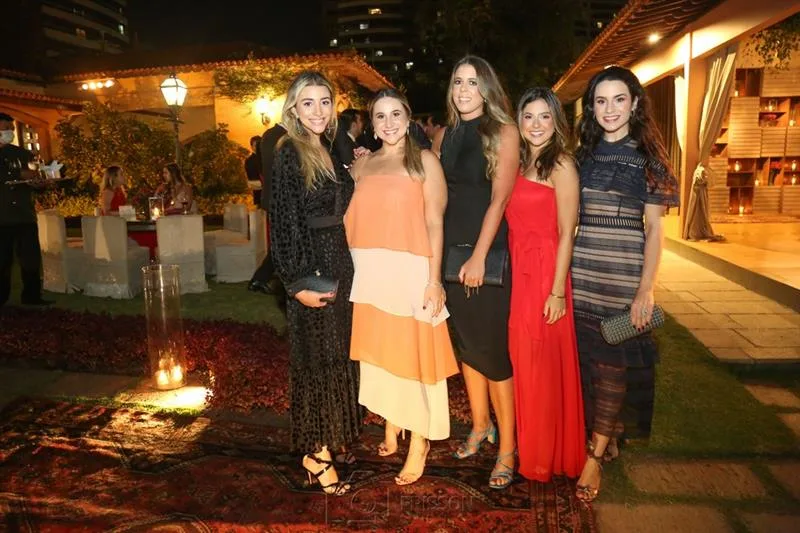 Amanda Diniz, Roberta Fernandes, Germana Frota, Gabriela Assunção e Mariana Fiúza