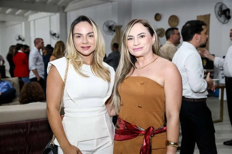 Aline Santos e Elenice Nobre
