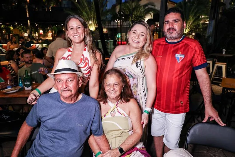 Debora Saraiva, Willian Moreno, Meiriane Saraiva, Ivana Queiroz e Daniel Coelho