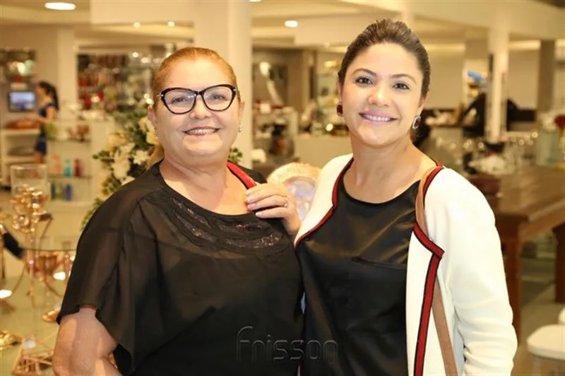 Evenisse Pereira e Kercia Coelho