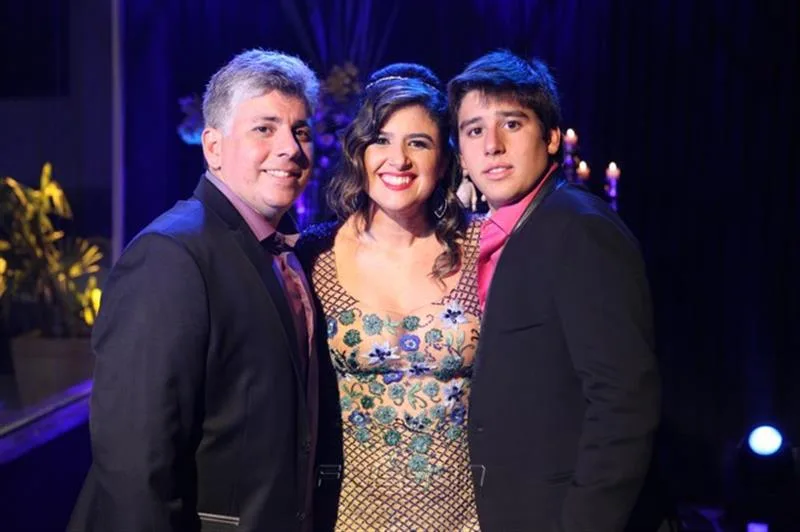 Renata, Matheus e Wellington Holanda