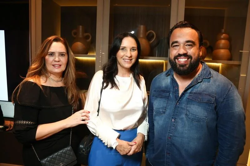 Adriana Lage, Lídia Oliveira e Caio Belo