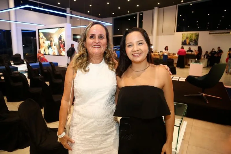 Adriana Guerreiro e Targiane Barros