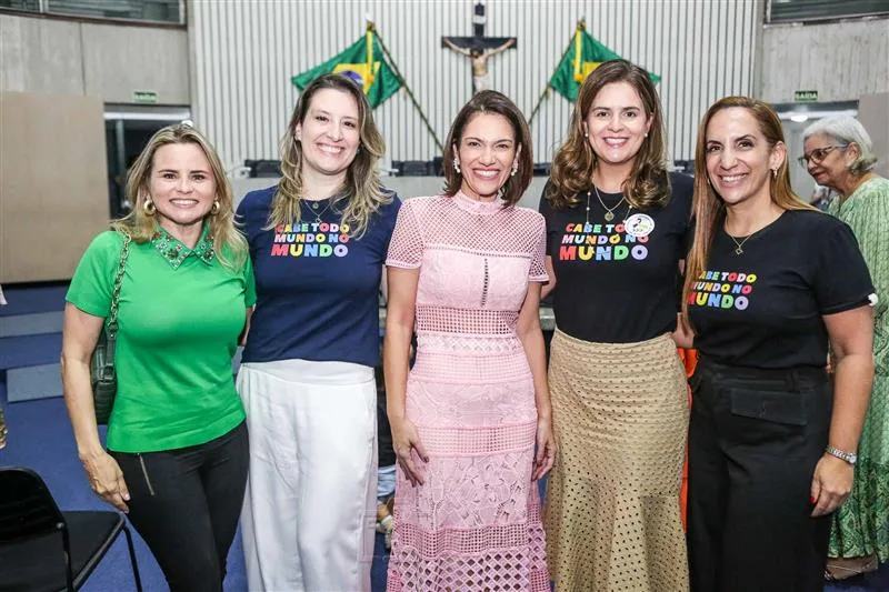 Adriana Jatahy, Daiana Cabral, Raquel Cabral, Vanielly Azevedo e Kamila Cardoso