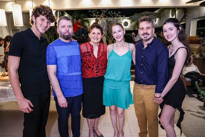 André Albuquerque, César Martins, Maria Olinda César, Euclides Martins, Miguel Filho e Amanda Teixeira