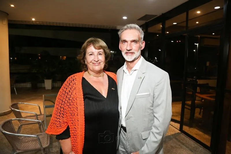Annette Reeves e Niels Veenis