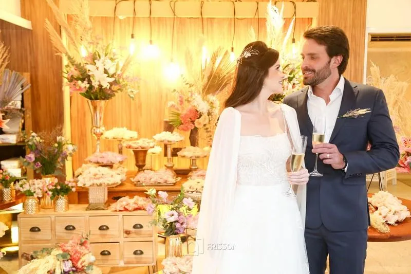 Larissa Cavalcante de Lacerda e Almiro Marinho Neto