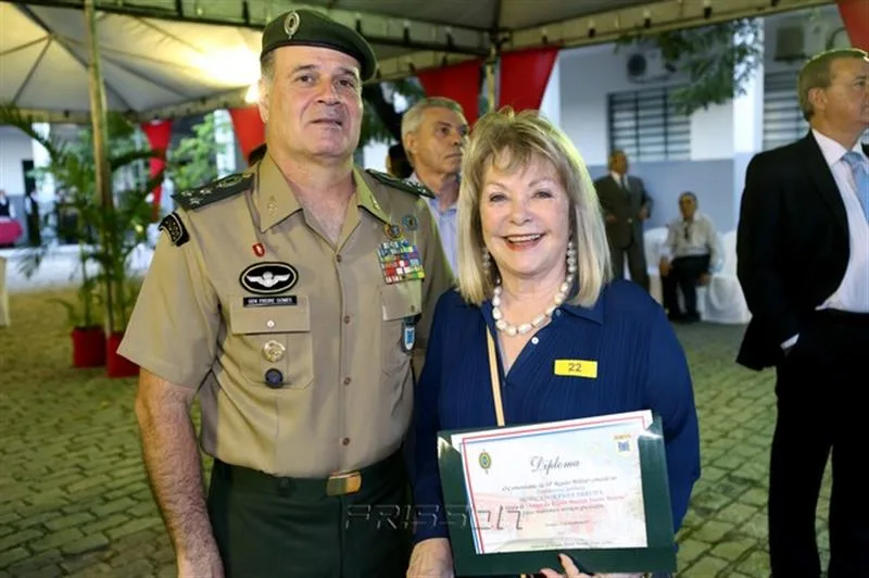 Gen. Freire Gomes e Mônica Arruda