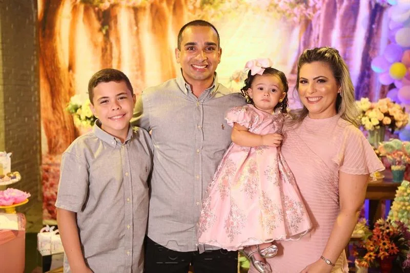 1 ano Lis Assunção