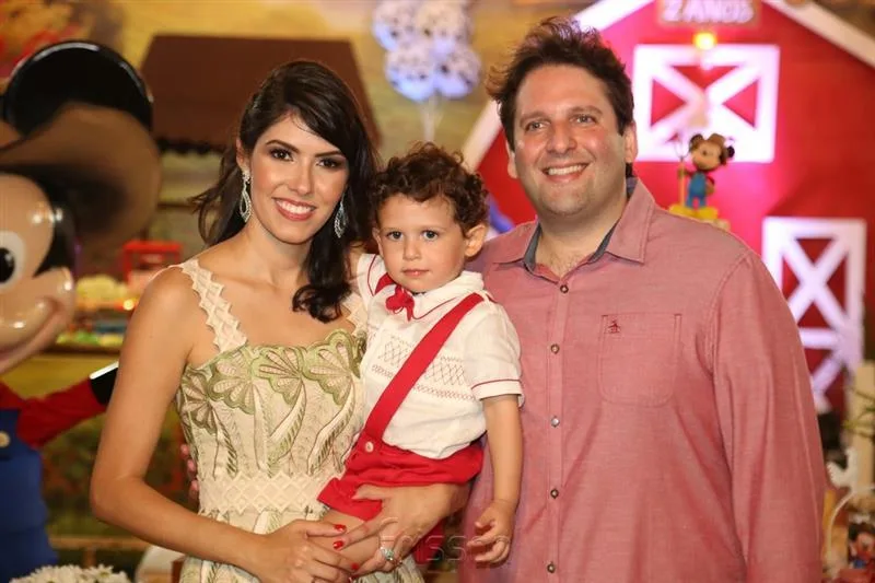 2 anos Henrique Simões
