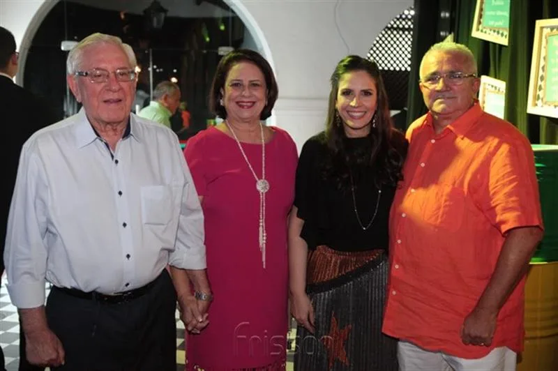 Arthur, Verônica Silva, Fabiola e Alcimor Rocha