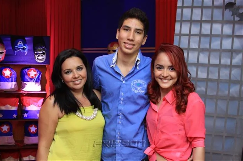 Ana Karine, Mateus e Bianca Barros