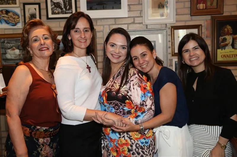 Carlotinha Pinheiro, Carol Belchior, Claudinha Pinheiro, Claudiana Loureiro e Ticiana Brígido