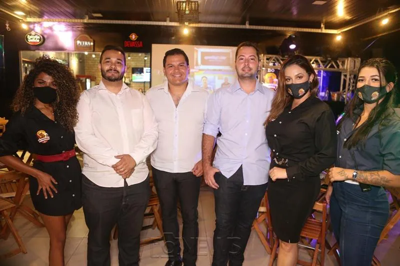 Cláudia Gonçalves, Jader Fernandes, Pedro Dias, Ricardo Vasconcelos, Larissa e Fernanda Almeida