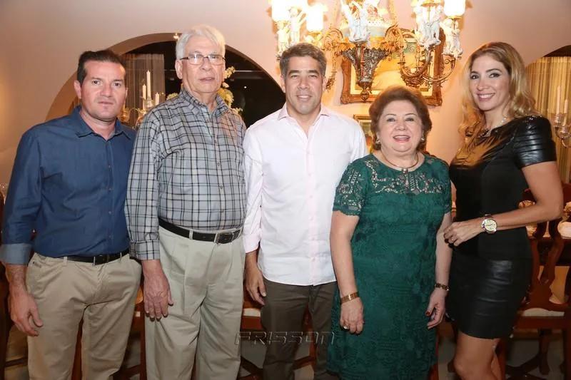 Alexandre, Manoel, Cid, Mana e Daniele Holanda