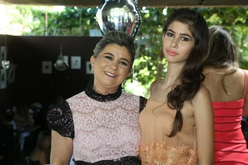 Eslandia e Gabrilelle Rocha