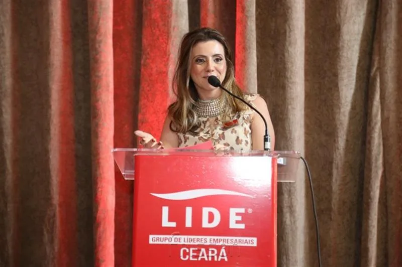 Emília Buarque