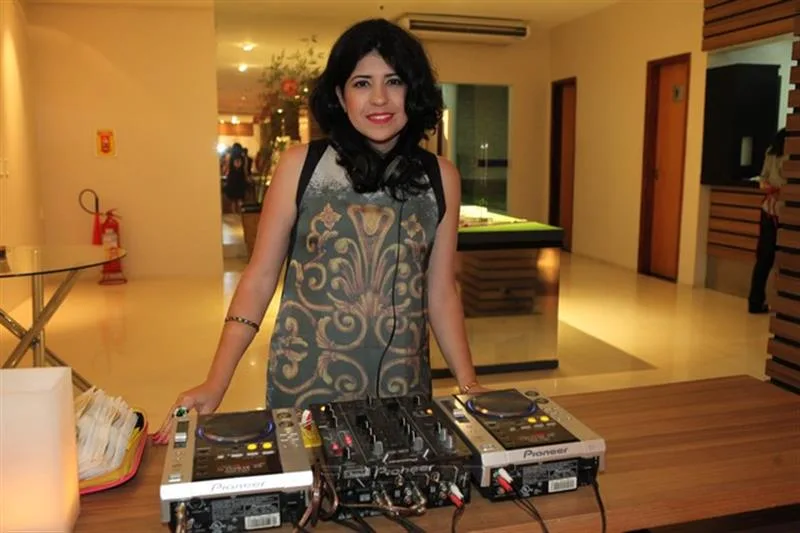 Dj Julie