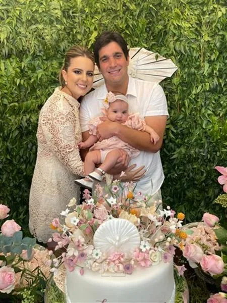 Bia e Wagner Teixeira com a filha Luiza