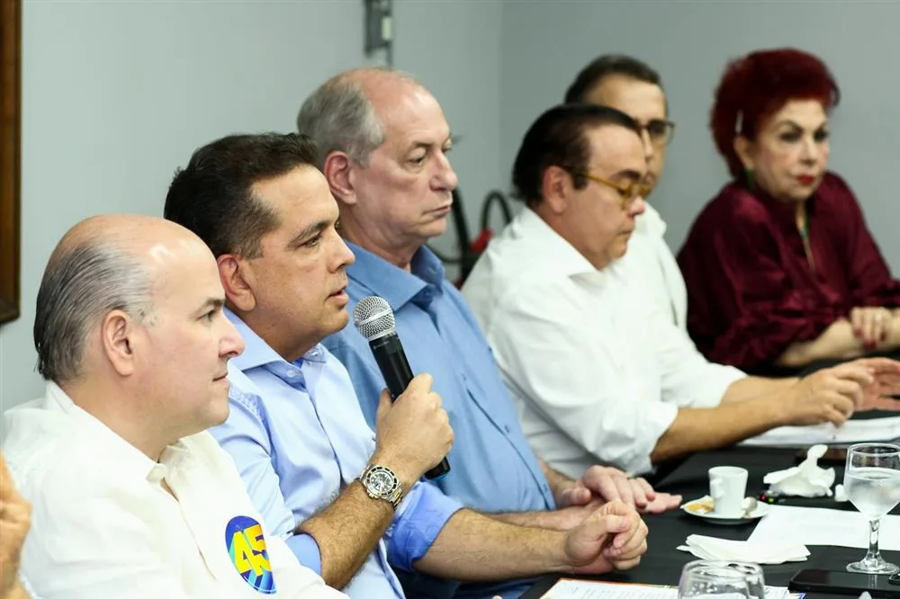 Almoço Debate Amigos em Ação com Ciro Gomes