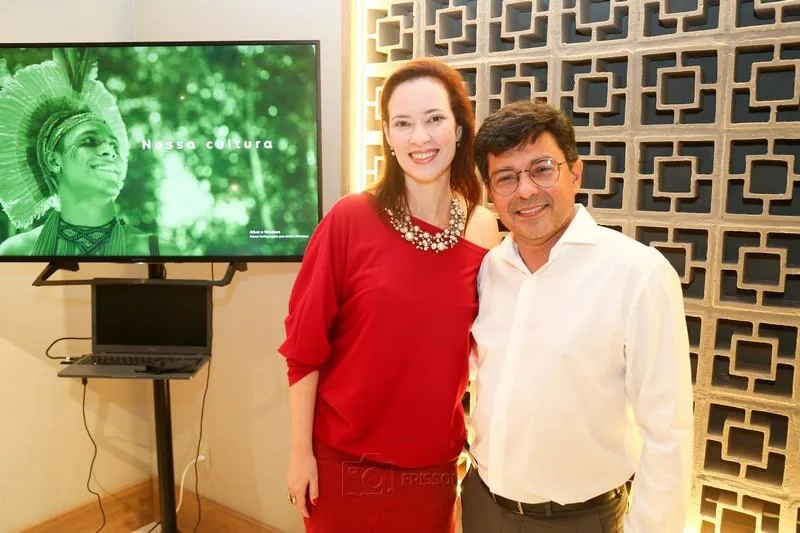Débora Sombra e Henrique Javi