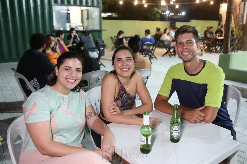 Cecília Coelho, Paloma Lira e Danilo Terceiro