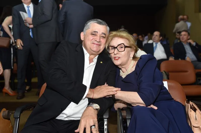 José Guimarães e Socorro França