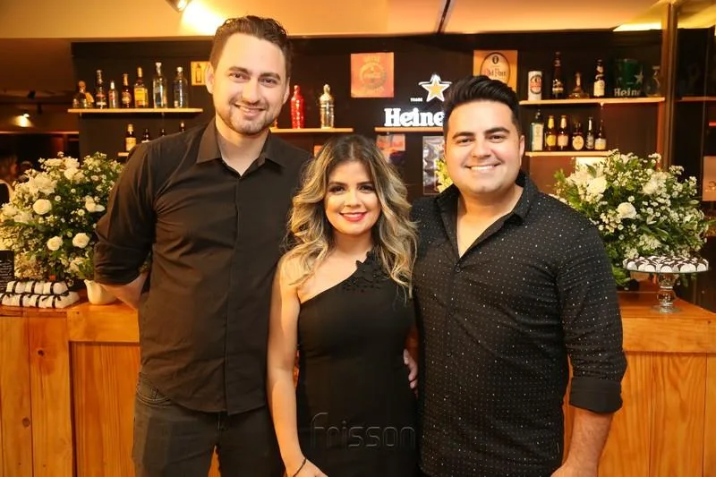 André e Marina Souza e Bruno Almeida