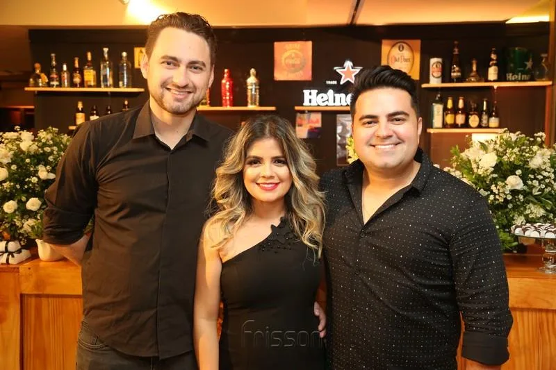 André e Marina Souza e Bruno Almeida