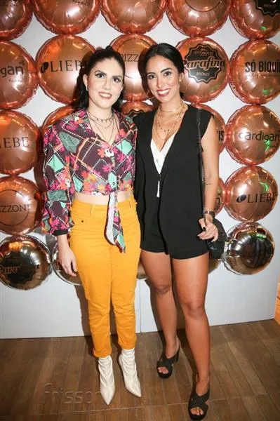 Jéh Castro e Jade Seba